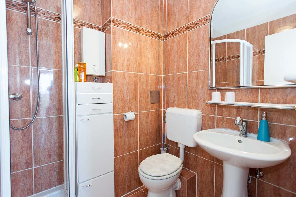 Sea View Reno W/garage Apartma *